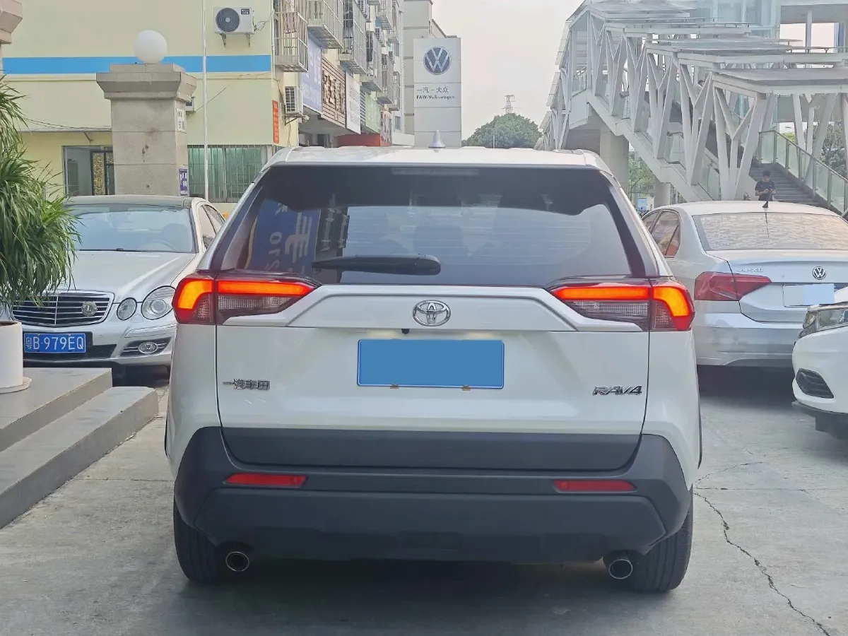 2021 Toyota RAV4 2.0L 171HP L4 CVT,autocango,china used car exporter,china ev exporter,chinese used car exporter,chinese used ev exporter