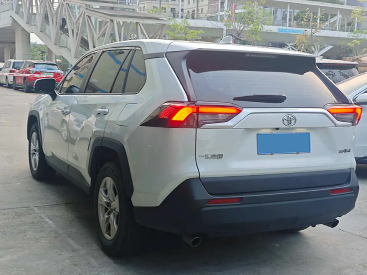 2021 Toyota RAV4 2.0L 171HP L4 CVT,autocango,china used car exporter,china ev exporter,chinese used car exporter,chinese used ev exporter