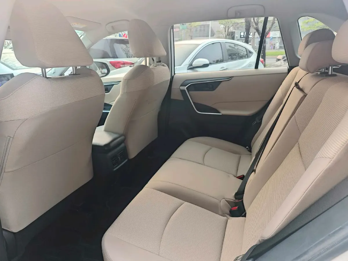 2021 Toyota RAV4 2.0L 171HP L4 CVT,autocango,china used car exporter,china ev exporter,chinese used car exporter,chinese used ev exporter