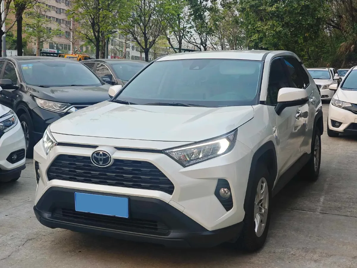 2021 Toyota RAV4 2.0L 171HP L4 CVT,autocango,china used car exporter,china ev exporter,chinese used car exporter,chinese used ev exporter