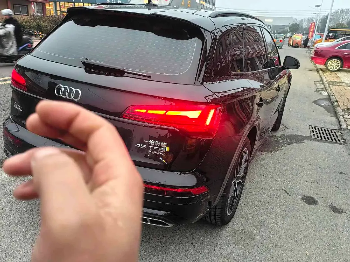 2024 Audi Q5L 2.0T 245HP L4 7DCT,autocango,china used car exporter,china ev exporter,chinese used car exporter,chinese used ev exporter
