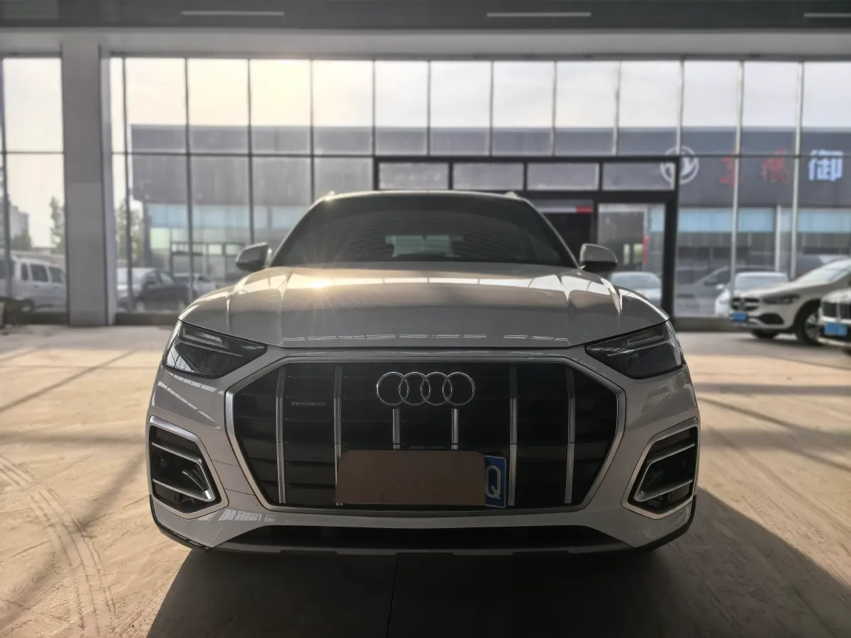 2023 Audi Q5L 2.0T 190HP L4 7DCT,autocango,china used car exporter,china ev exporter,chinese used car exporter,chinese used ev exporter