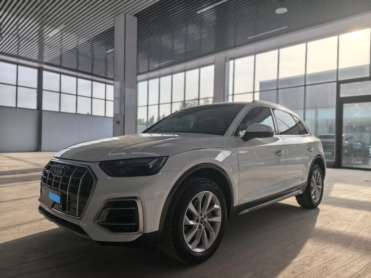 2023 Audi Q5L 2.0T 190HP L4 7DCT,autocango,china used car exporter,china ev exporter,chinese used car exporter,chinese used ev exporter