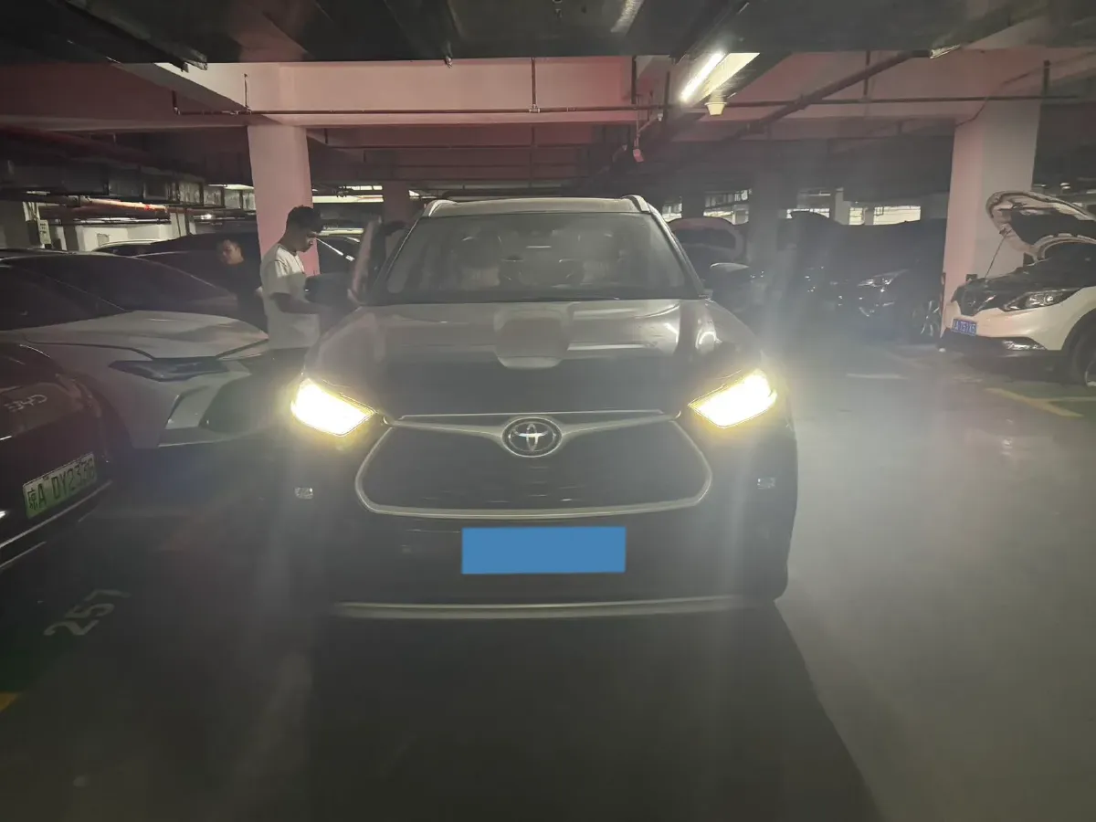 2022 Toyota Highlander 2.5L 192HP L4 E-CVT Hybrid,autocango,china used car exporter,china ev exporter,chinese used car exporter,chinese used ev exporter