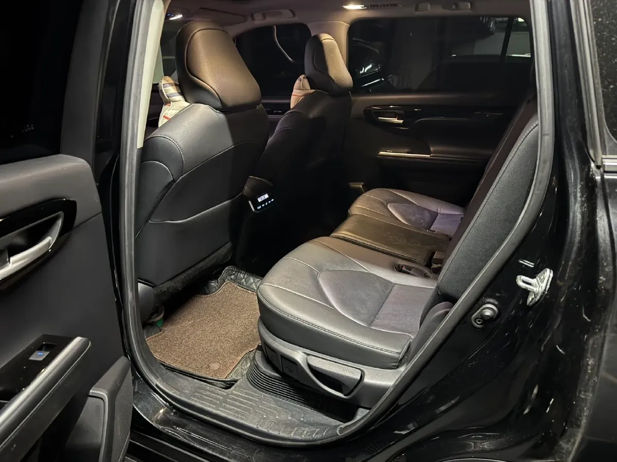 2022 Toyota Highlander 2.5L 192HP L4 E-CVT Hybrid,autocango,china used car exporter,china ev exporter,chinese used car exporter,chinese used ev exporter