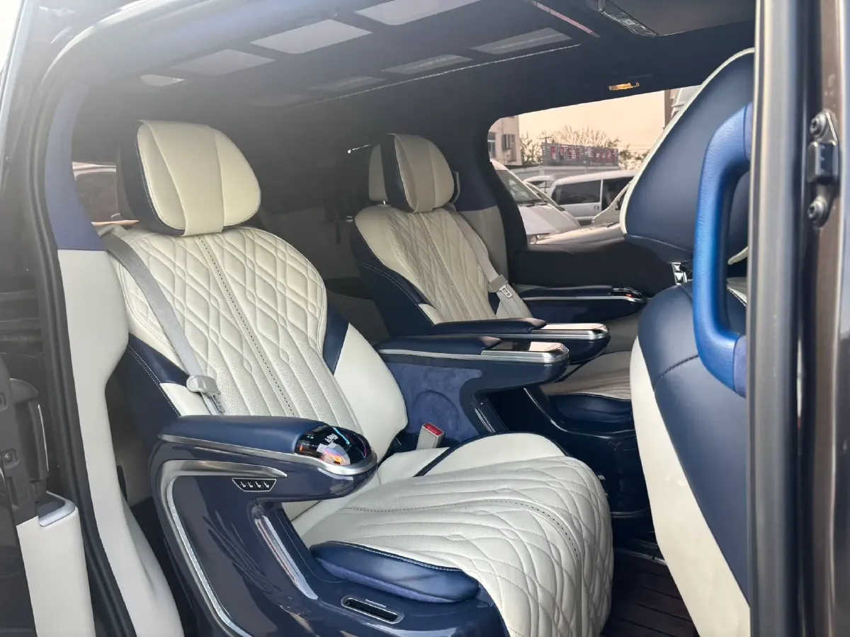 2021 Buick GL8 2.0T 237HP L4 9AT,autocango,china used car exporter,china ev exporter,chinese used car exporter,chinese used ev exporter