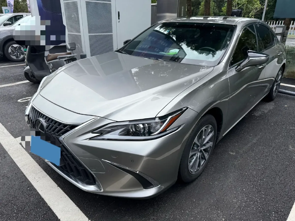 2020 Lexus ES 2.5L 207HP L4 8AT,autocango,china used car exporter,china ev exporter,chinese used car exporter,chinese used ev exporter
