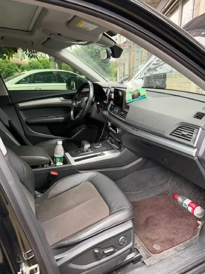 2020 Audi Q5L 2.0T 190HP L4 7DCT,autocango,china used car exporter,china ev exporter,chinese used car exporter,chinese used ev exporter