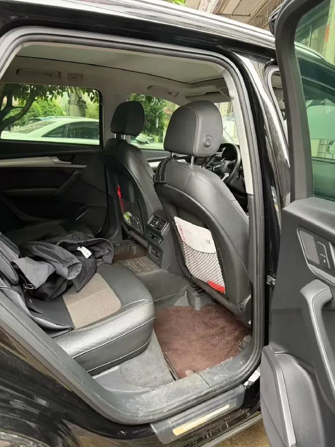 2020 Audi Q5L 2.0T 190HP L4 7DCT,autocango,china used car exporter,china ev exporter,chinese used car exporter,chinese used ev exporter