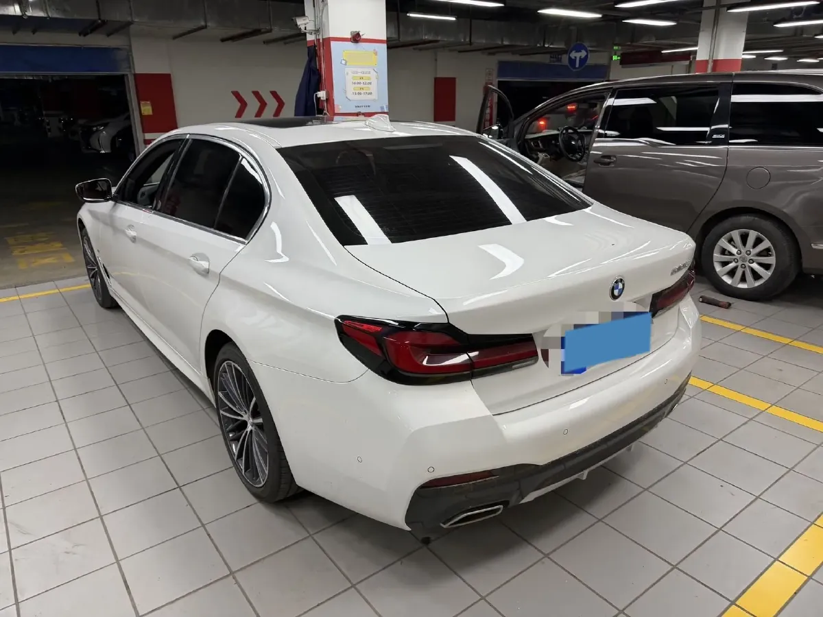 2023 BMW 5 Series 2.0T 245HP L4 8AT,autocango,china used car exporter,china ev exporter,chinese used car exporter,chinese used ev exporter