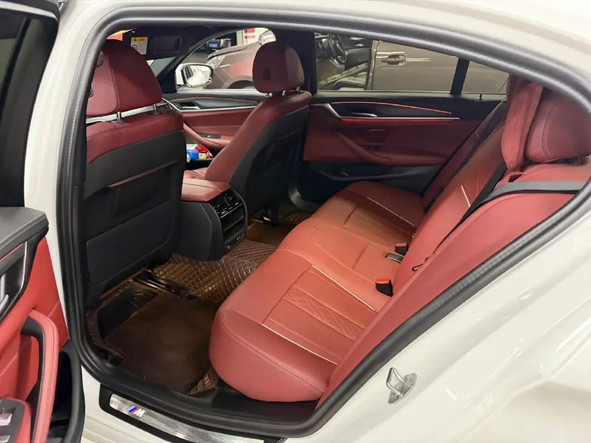 2023 BMW 5 Series 2.0T 245HP L4 8AT,autocango,china used car exporter,china ev exporter,chinese used car exporter,chinese used ev exporter