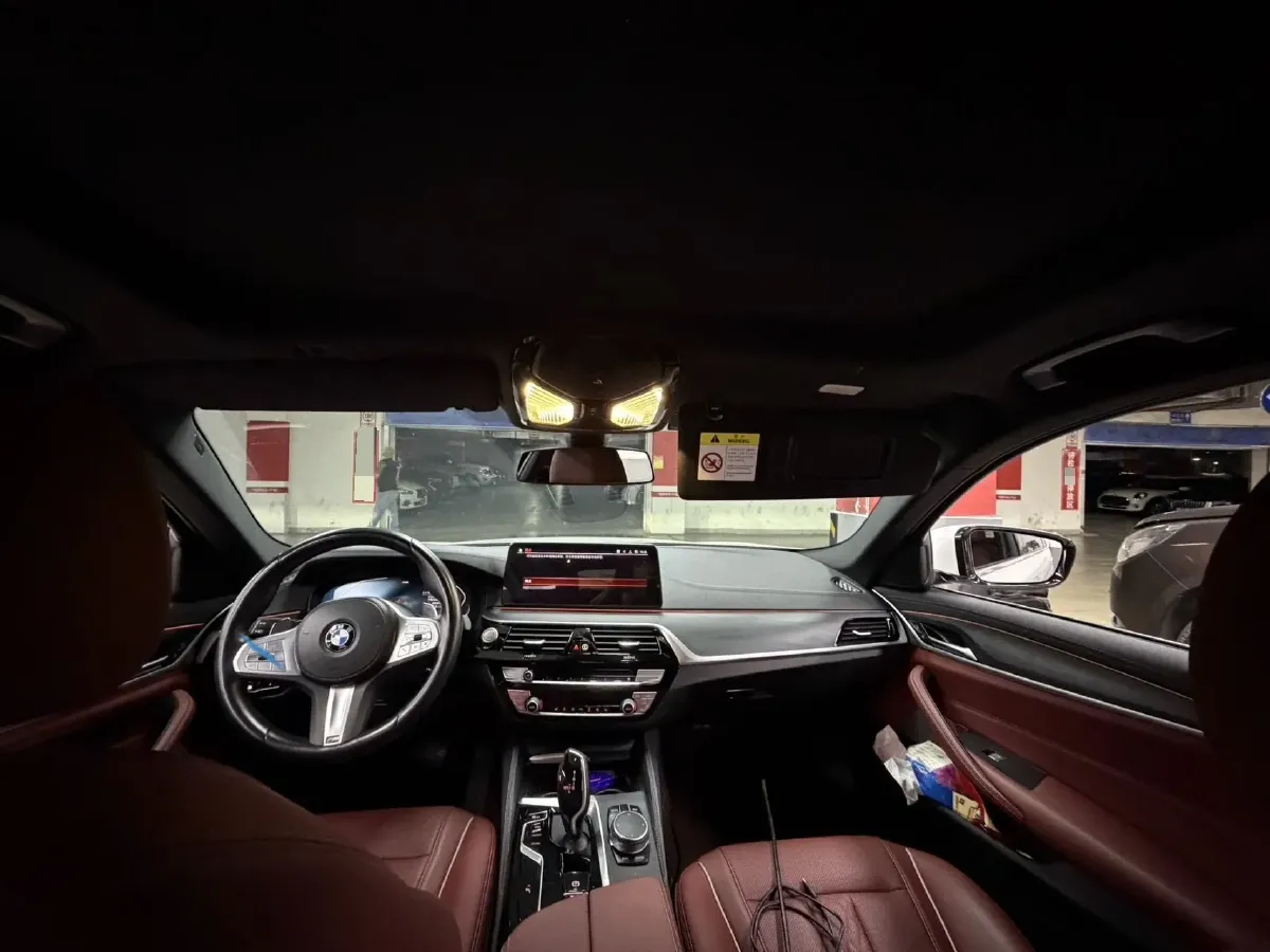 2023 BMW 5 Series 2.0T 245HP L4 8AT,autocango,china used car exporter,china ev exporter,chinese used car exporter,chinese used ev exporter