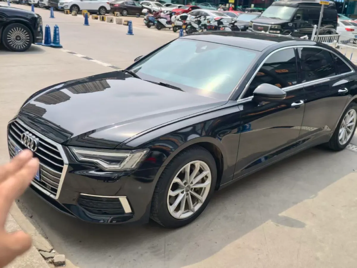 2021 Audi A6L 2.0T 190HP L4 7DCT,autocango,china used car exporter,china ev exporter,chinese used car exporter,chinese used ev exporter