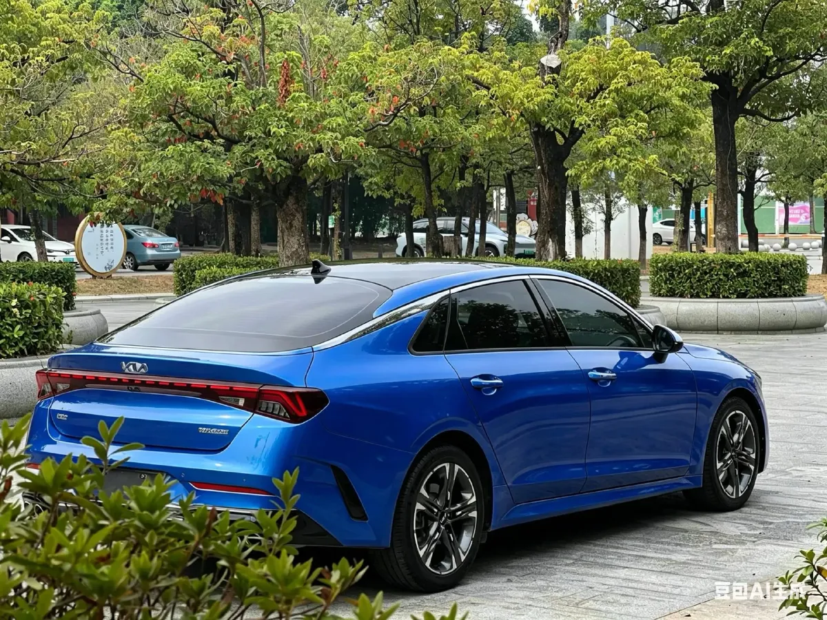 2021 Kia K5 2.0T 240HP L4 8AT,autocango,china used car exporter,china ev exporter,chinese used car exporter,chinese used ev exporter