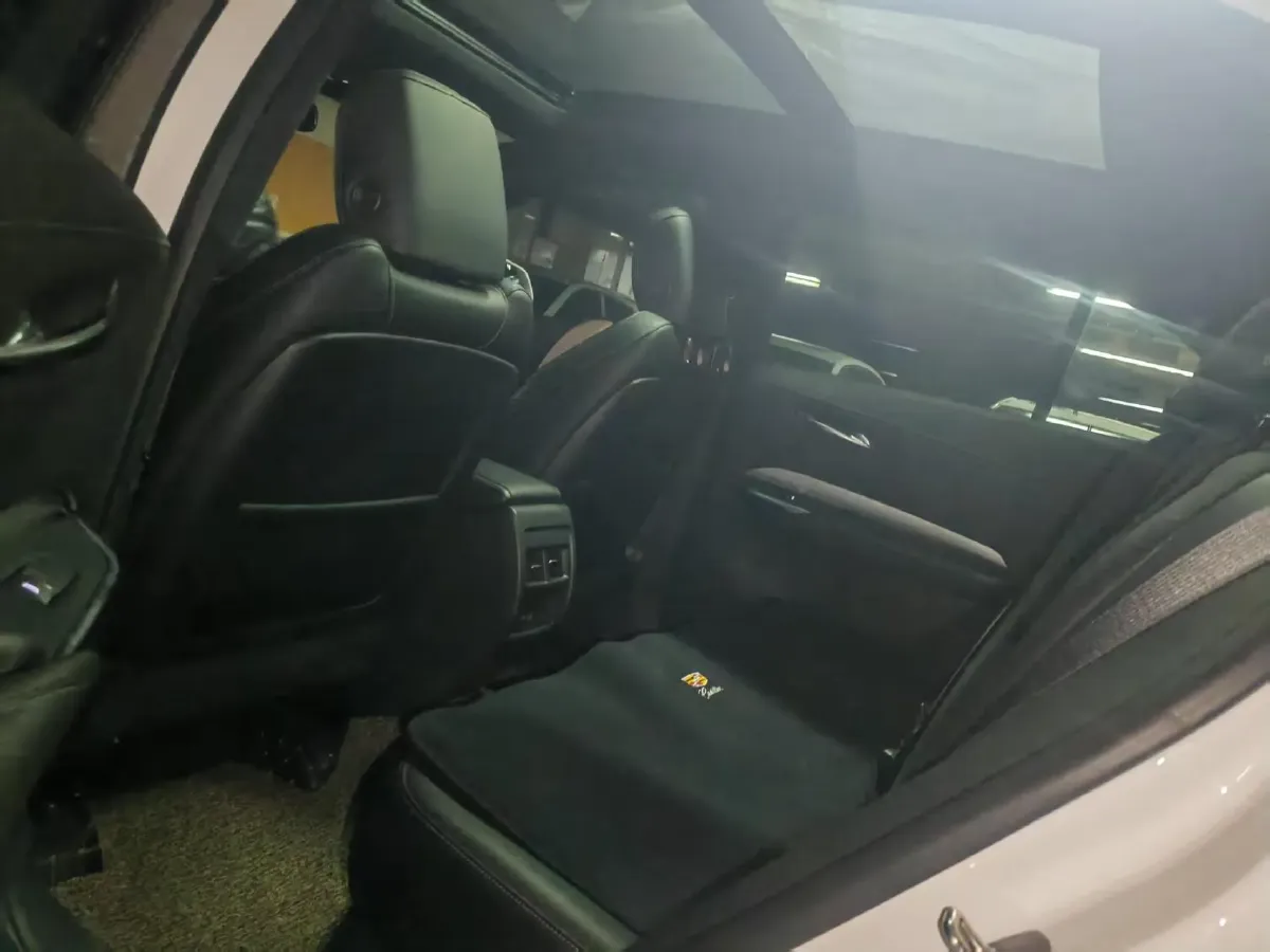 2021 Cadillac XT4 2.0T 237HP L4 9AT,autocango,china used car exporter,china ev exporter,chinese used car exporter,chinese used ev exporter