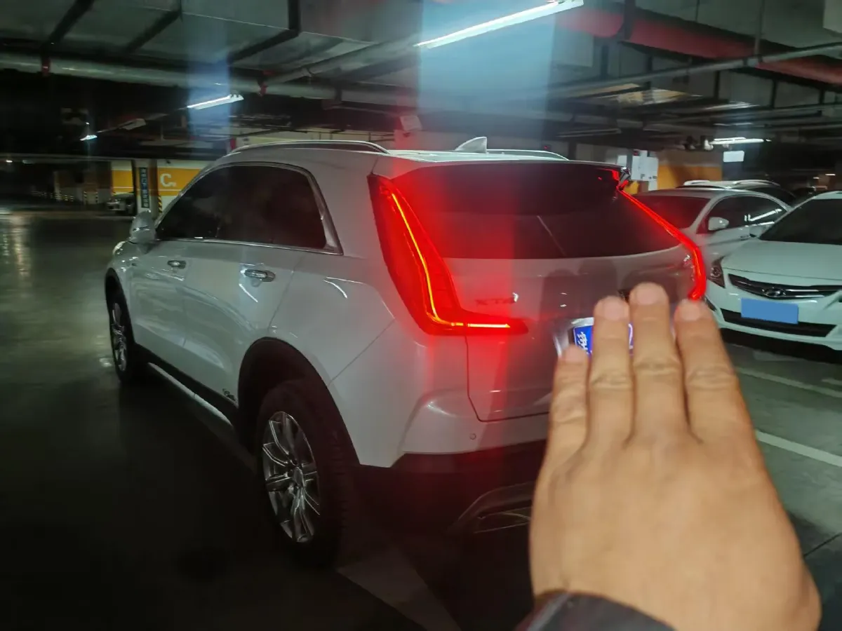 2021 Cadillac XT4 2.0T 237HP L4 9AT,autocango,china used car exporter,china ev exporter,chinese used car exporter,chinese used ev exporter