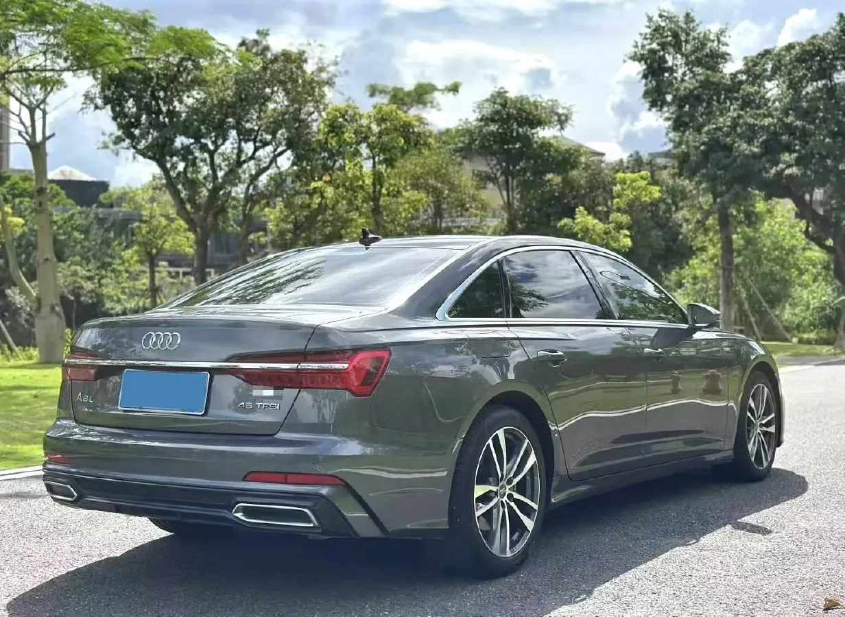 2021 Audi A6L 2.0T 224HP L4 7DCT,autocango,china used car exporter,china ev exporter,chinese used car exporter,chinese used ev exporter