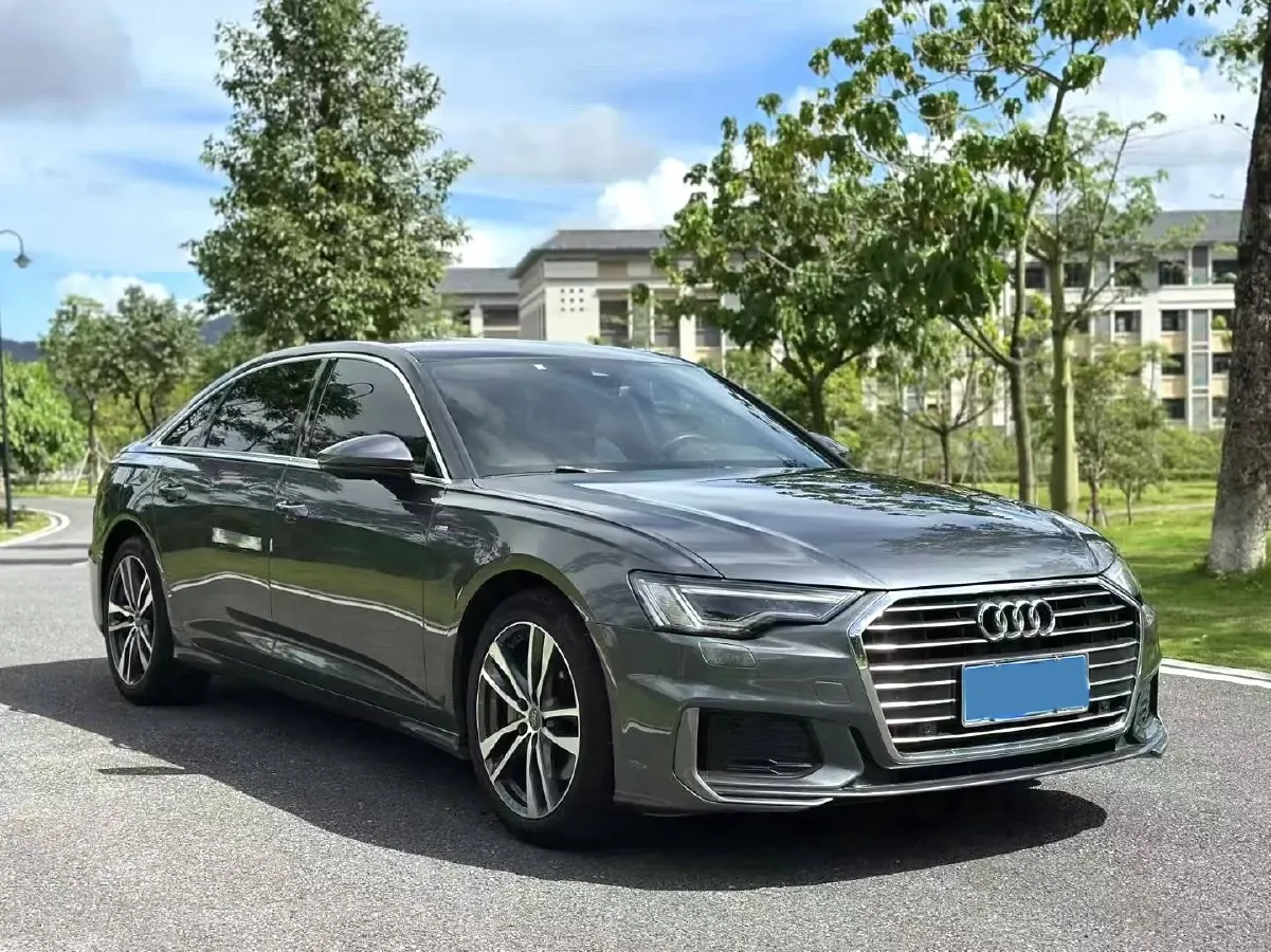 2021 Audi A6L 2.0T 224HP L4 7DCT,autocango,china used car exporter,china ev exporter,chinese used car exporter,chinese used ev exporter
