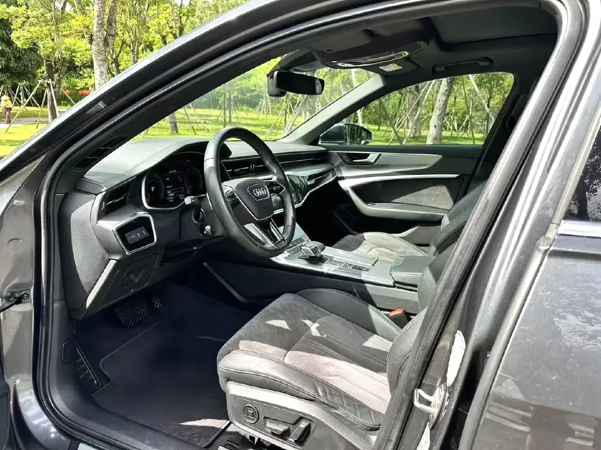 2021 Audi A6L 2.0T 224HP L4 7DCT,autocango,china used car exporter,china ev exporter,chinese used car exporter,chinese used ev exporter