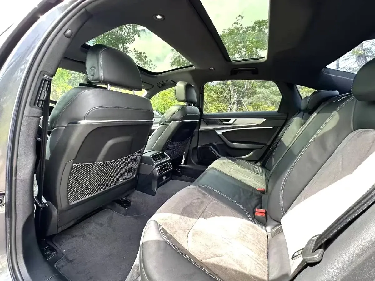 2021 Audi A6L 2.0T 224HP L4 7DCT,autocango,china used car exporter,china ev exporter,chinese used car exporter,chinese used ev exporter