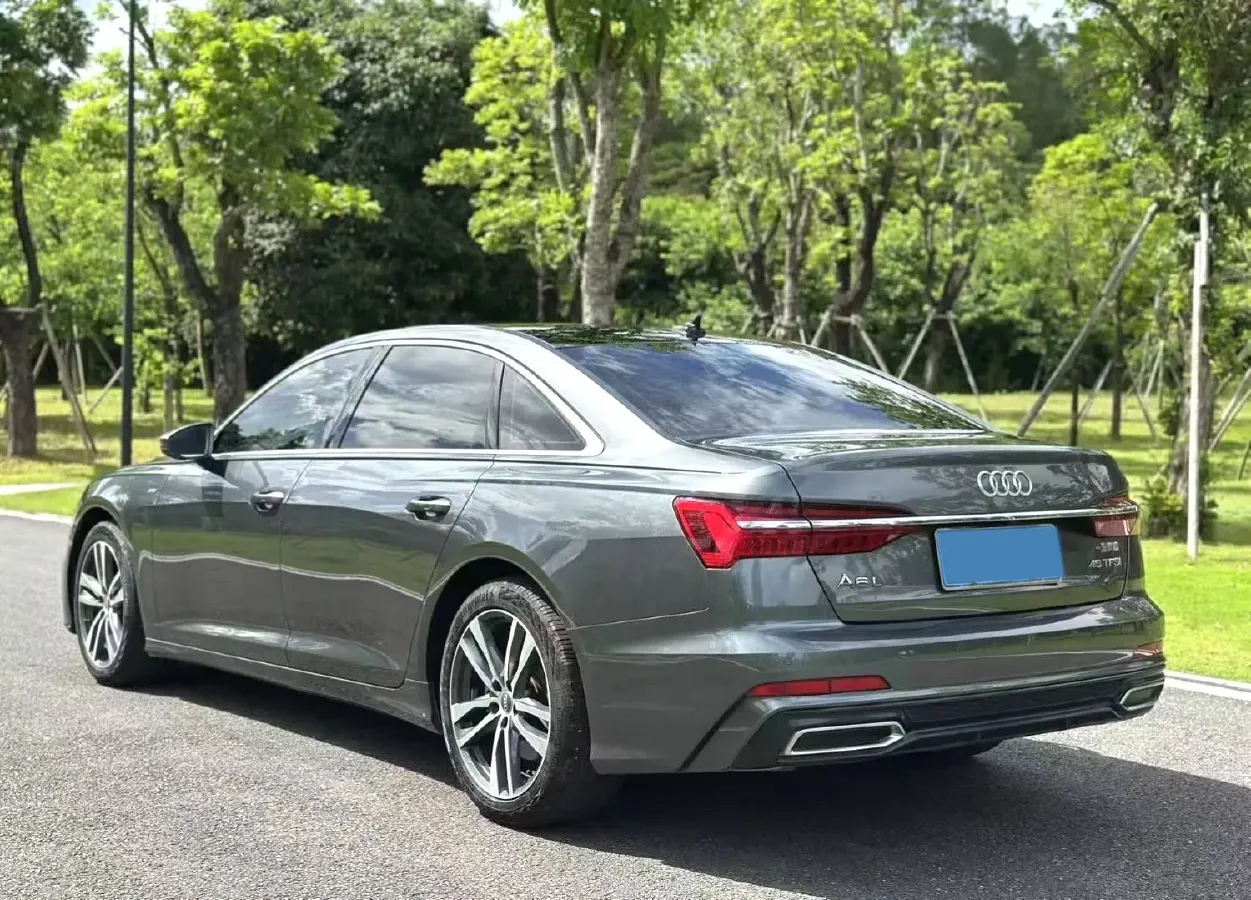 2021 Audi A6L 2.0T 224HP L4 7DCT,autocango,china used car exporter,china ev exporter,chinese used car exporter,chinese used ev exporter