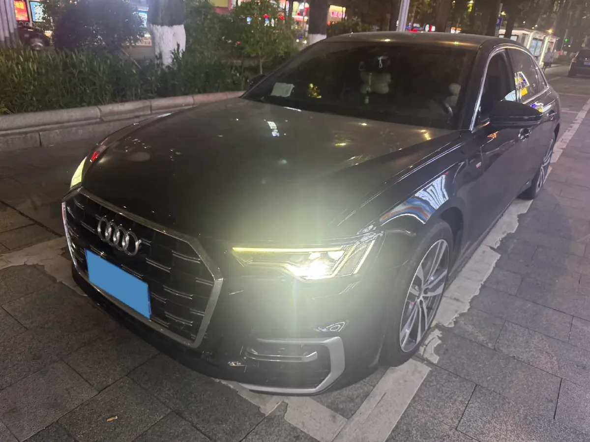 2023 Audi A6L 2.0T 190HP L4 7DCT,autocango,china used car exporter,china ev exporter,chinese used car exporter,chinese used ev exporter