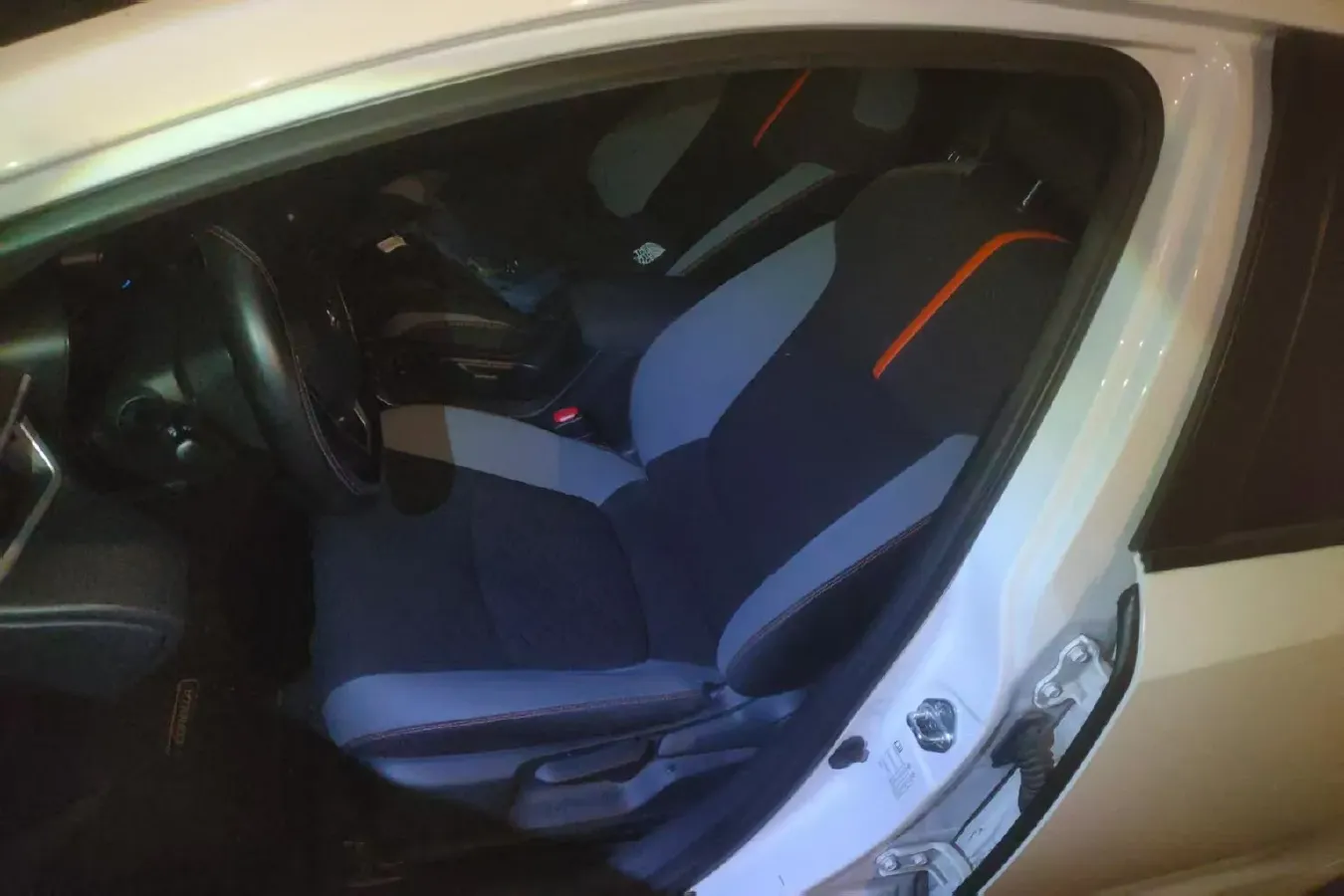 2022 Toyota Corolla 1.2T 116HP L4 CVT,autocango,china used car exporter,china ev exporter,chinese used car exporter,chinese used ev exporter