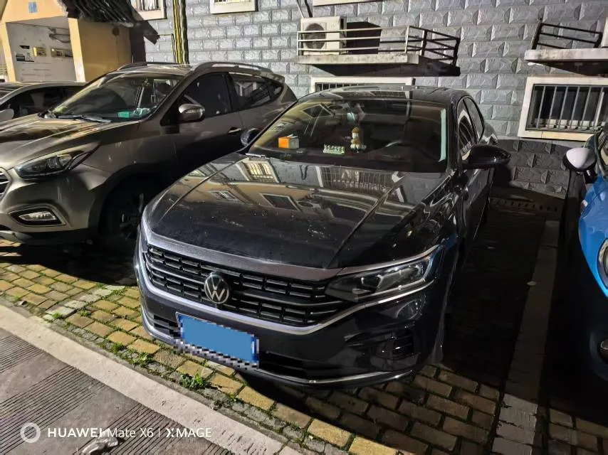 2024 Volkswagen Passat 2.0T 220HP L4 7DCT