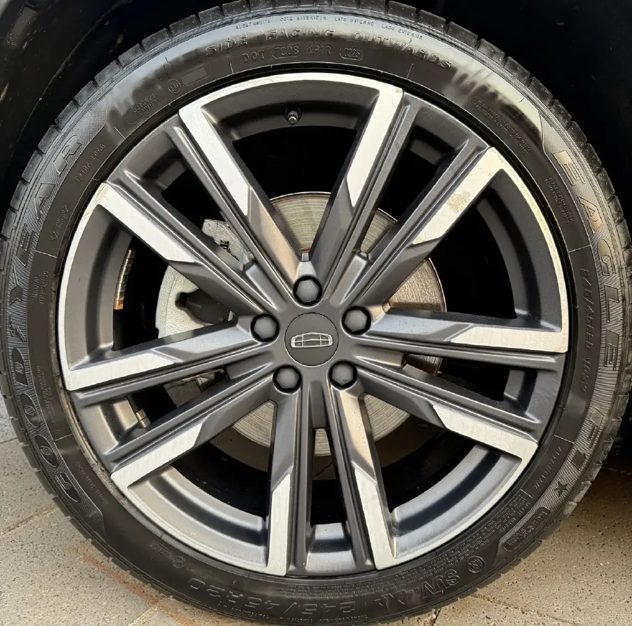 2021 Geely Monjaro 2.0T 218HP L4 7DCT,autocango,china used car exporter,china ev exporter,chinese used car exporter,chinese used ev exporter