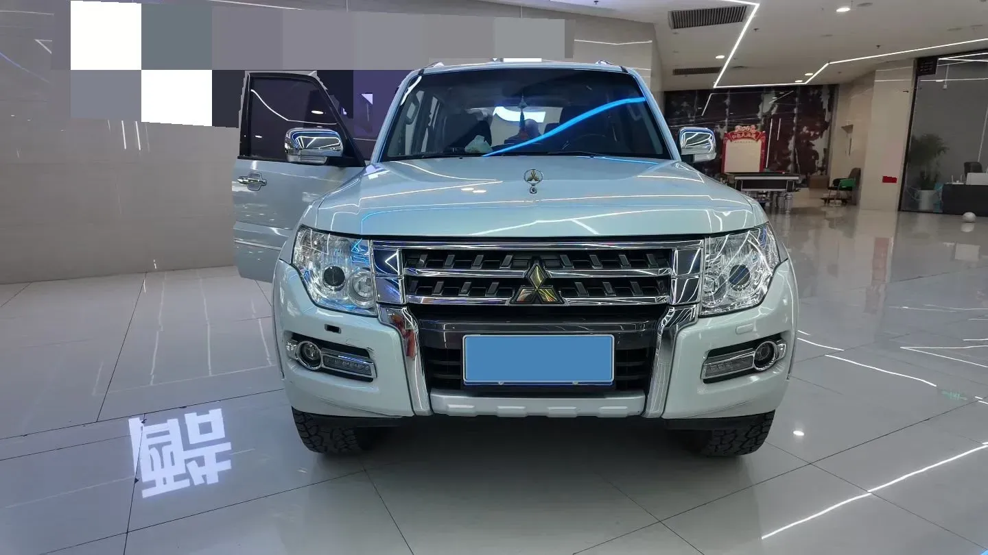 2018 Mitsubishi Pajero 3.0L 174HP V6 5AT,autocango,china used car exporter,china ev exporter,chinese used car exporter,chinese used ev exporter