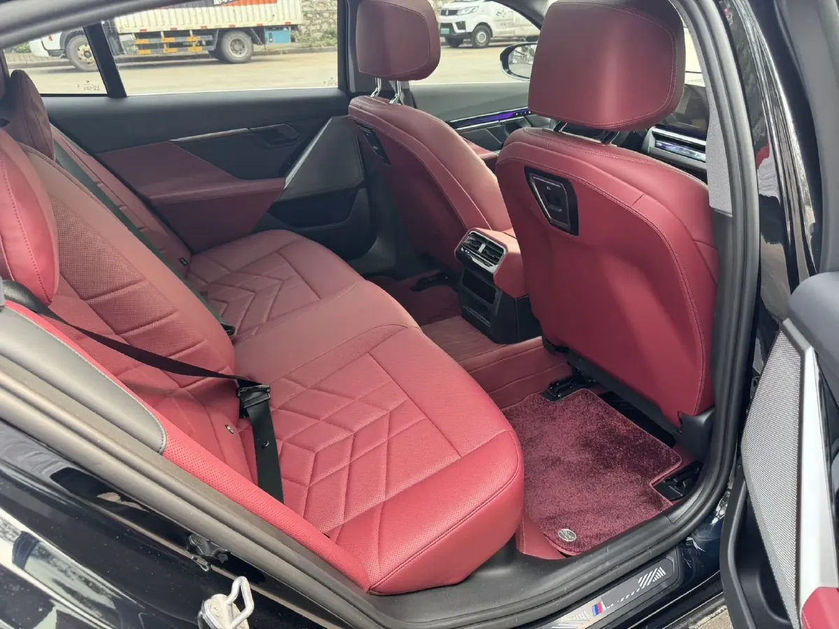 2025 BMW i5 BEV 81.6KWH,autocango,china used car exporter,china ev exporter,chinese used car exporter,chinese used ev exporter