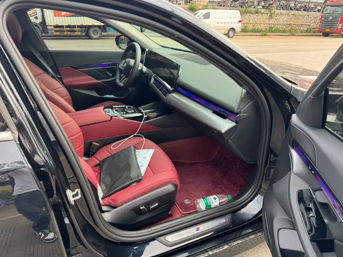 2025 BMW i5 BEV 81.6KWH,autocango,china used car exporter,china ev exporter,chinese used car exporter,chinese used ev exporter