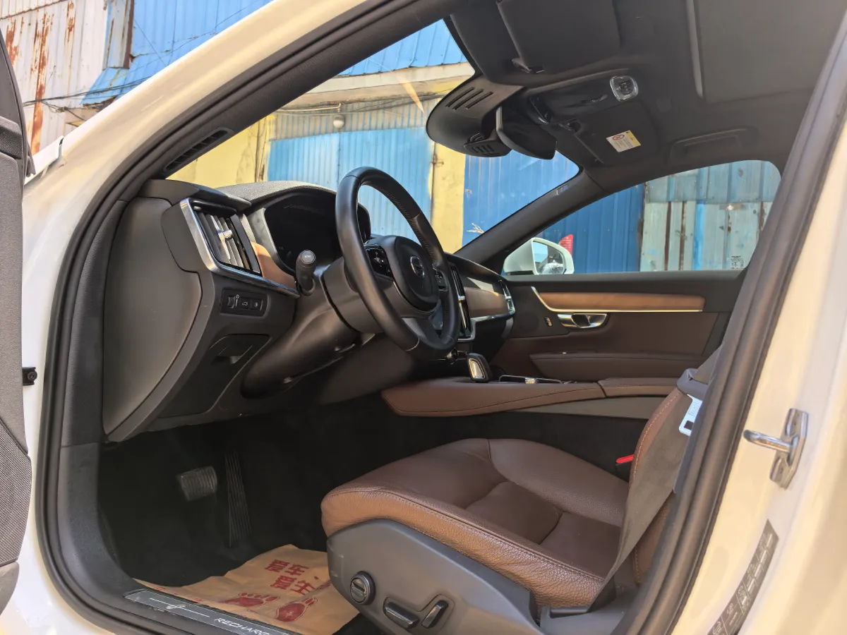 2020 Volvo S90 PHEV 2.0T 303HP L4 8AT PHEV 11.6KWH,autocango,china used car exporter,china ev exporter,chinese used car exporter,chinese used ev exporter