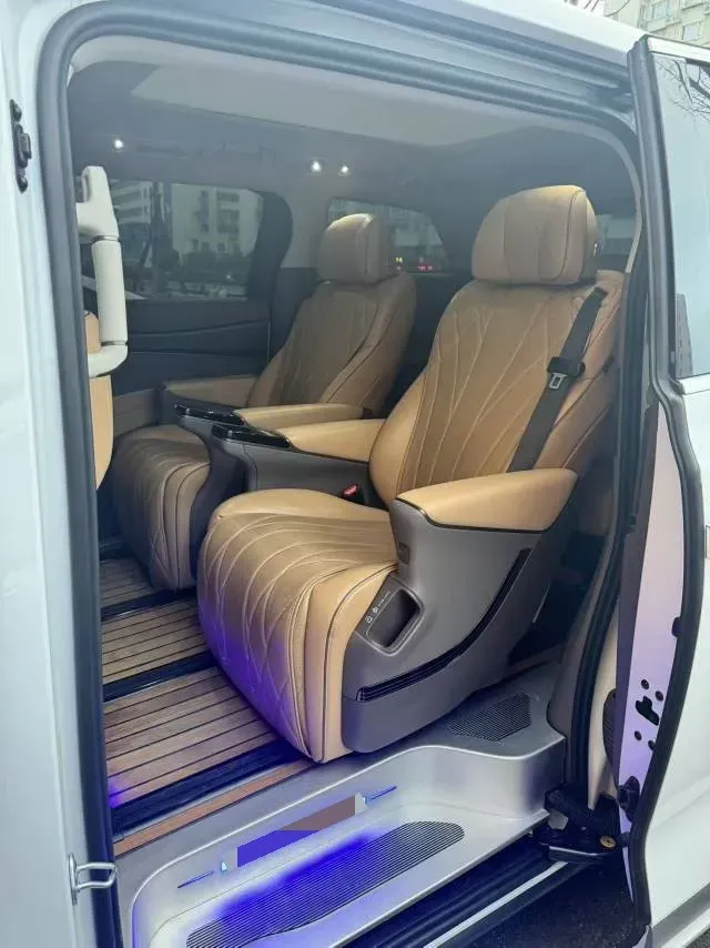 2022 HongQi HS7 3.0T 337HP V6 8AT,autocango,china used car exporter,china ev exporter,chinese used car exporter,chinese used ev exporter