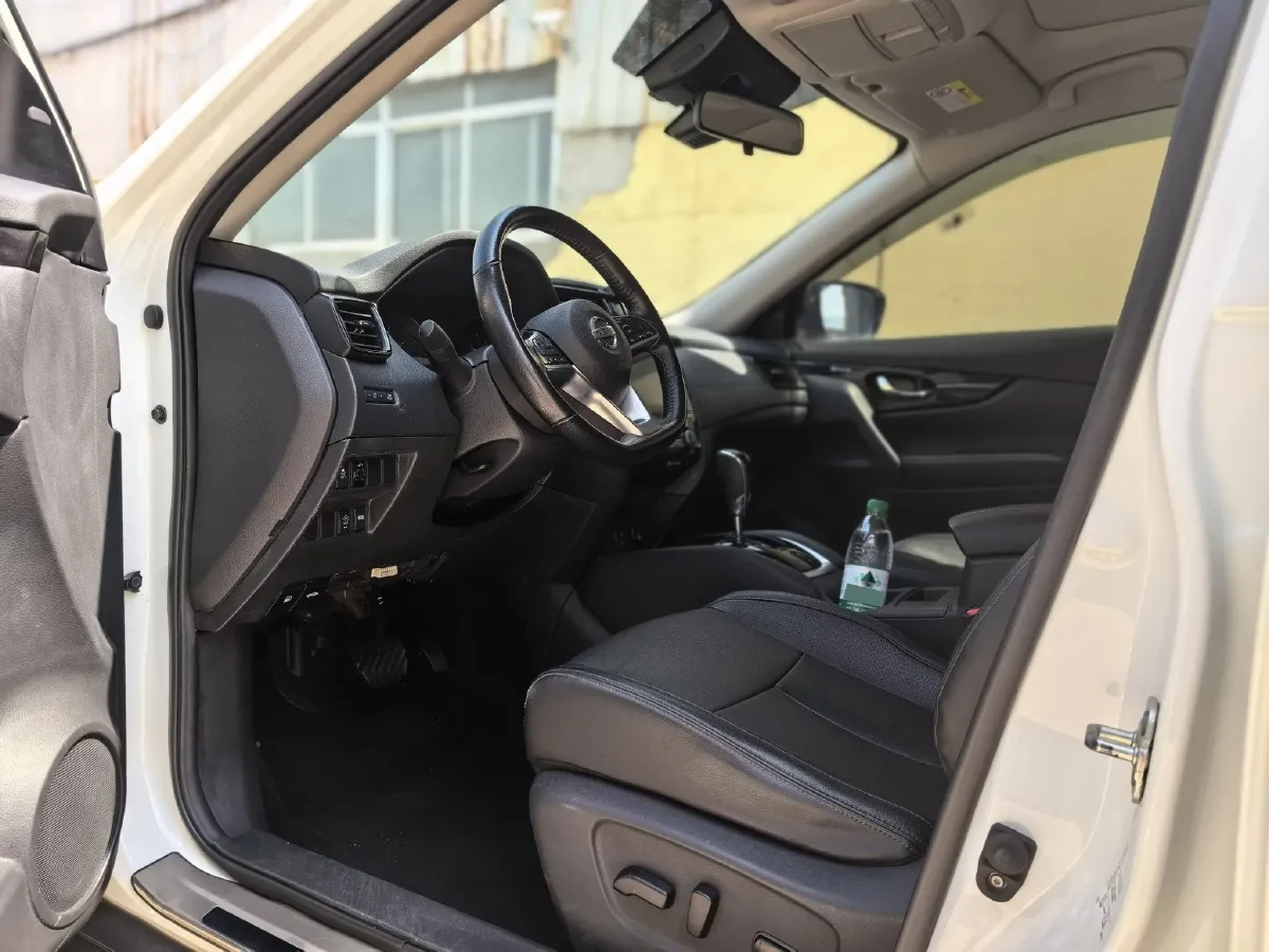 2023 Nissan X-Trail 2.0L 151HP L4 CVT,autocango,china used car exporter,china ev exporter,chinese used car exporter,chinese used ev exporter