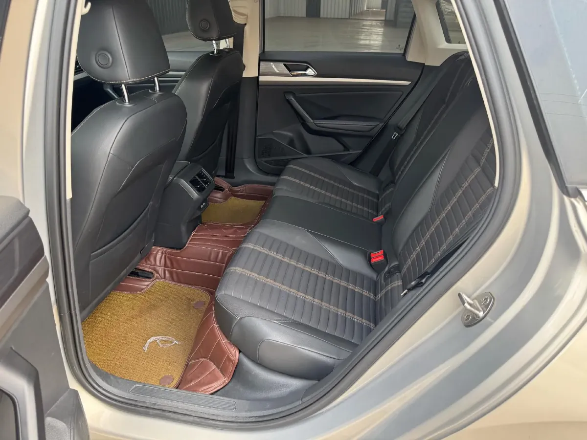 2018 Skoda Karoq 1.4T 150HP L4 7DCT,autocango,china used car exporter,china ev exporter,chinese used car exporter,chinese used ev exporter