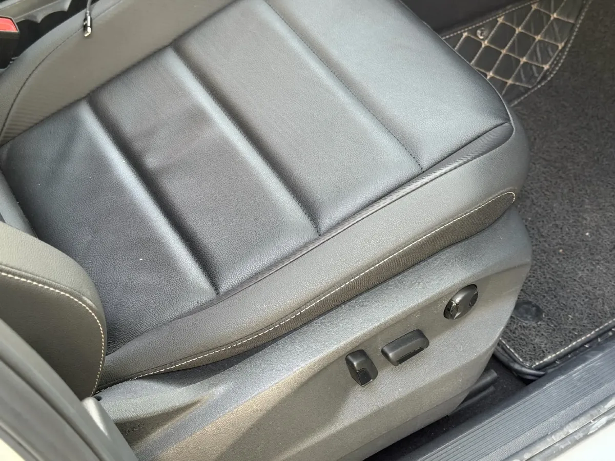 2022 Volkswagen T-Roc 1.4T 150HP L4 7DCT,autocango,china used car exporter,china ev exporter,chinese used car exporter,chinese used ev exporter