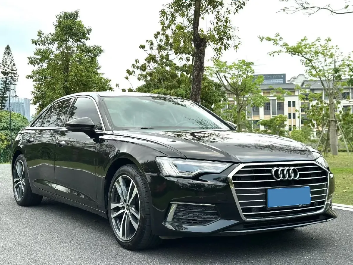 2022 Audi A6L 2.0T 224HP L4 7DCT,autocango,china used car exporter,china ev exporter,chinese used car exporter,chinese used ev exporter