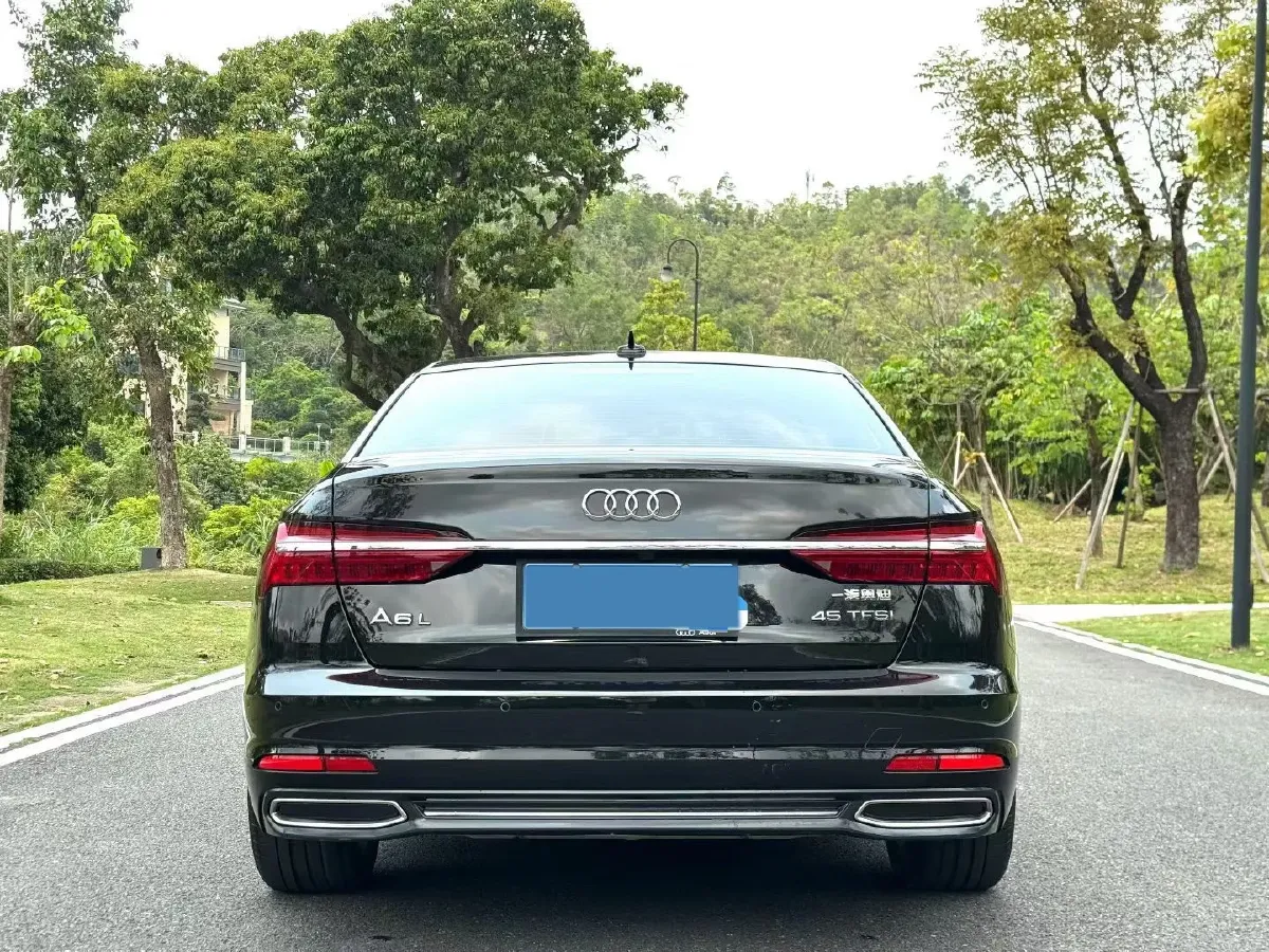 2022 Audi A6L 2.0T 224HP L4 7DCT,autocango,china used car exporter,china ev exporter,chinese used car exporter,chinese used ev exporter