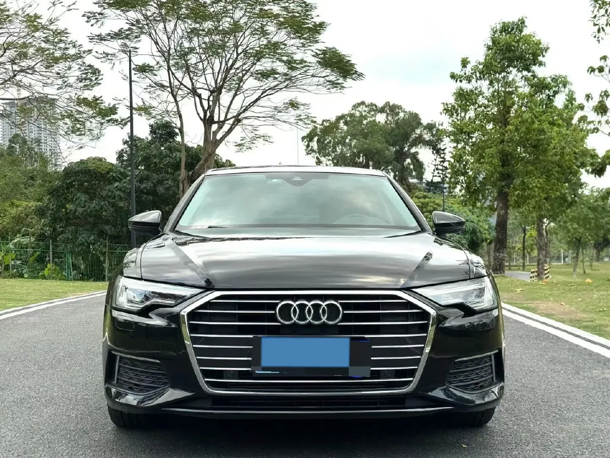 2022 Audi A6L 2.0T 224HP L4 7DCT,autocango,china used car exporter,china ev exporter,chinese used car exporter,chinese used ev exporter