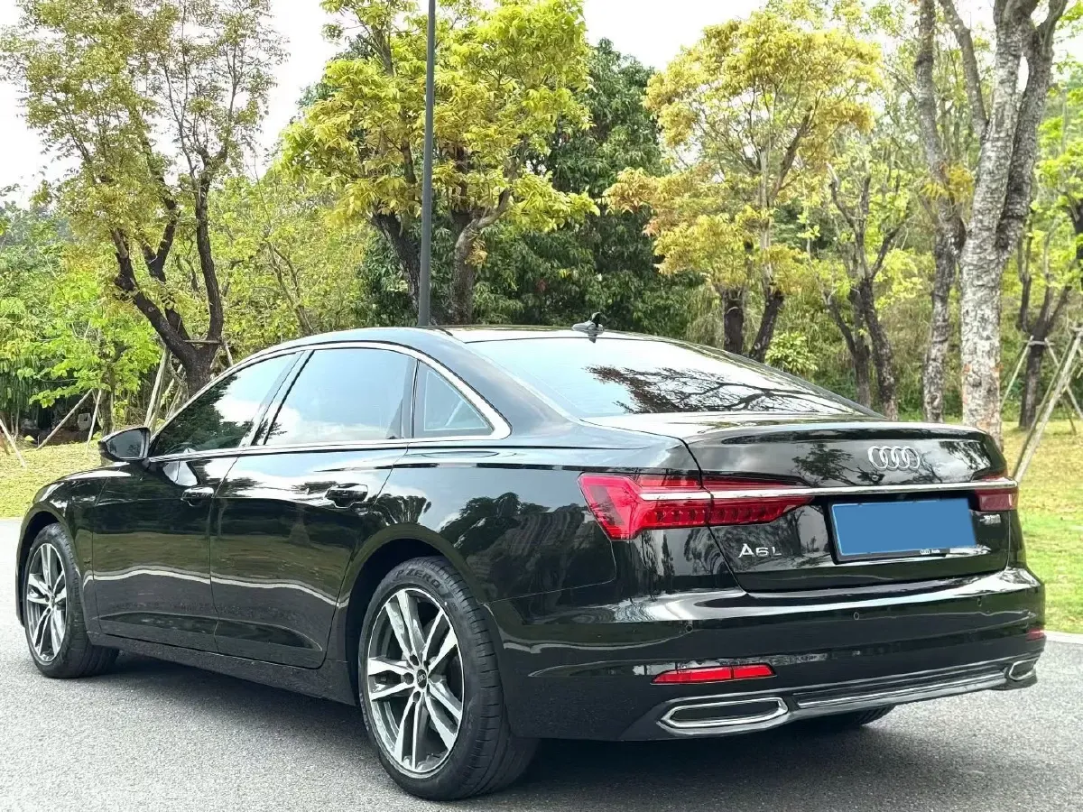 2022 Audi A6L 2.0T 224HP L4 7DCT,autocango,china used car exporter,china ev exporter,chinese used car exporter,chinese used ev exporter