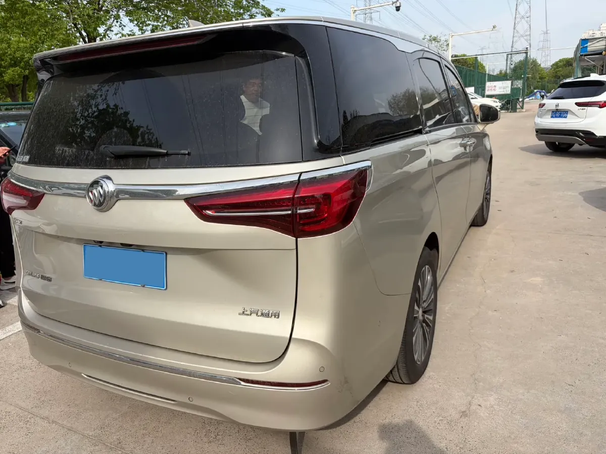 2021 Buick GL8 2.0T 237HP L4 9AT,autocango,china used car exporter,china ev exporter,chinese used car exporter,chinese used ev exporter