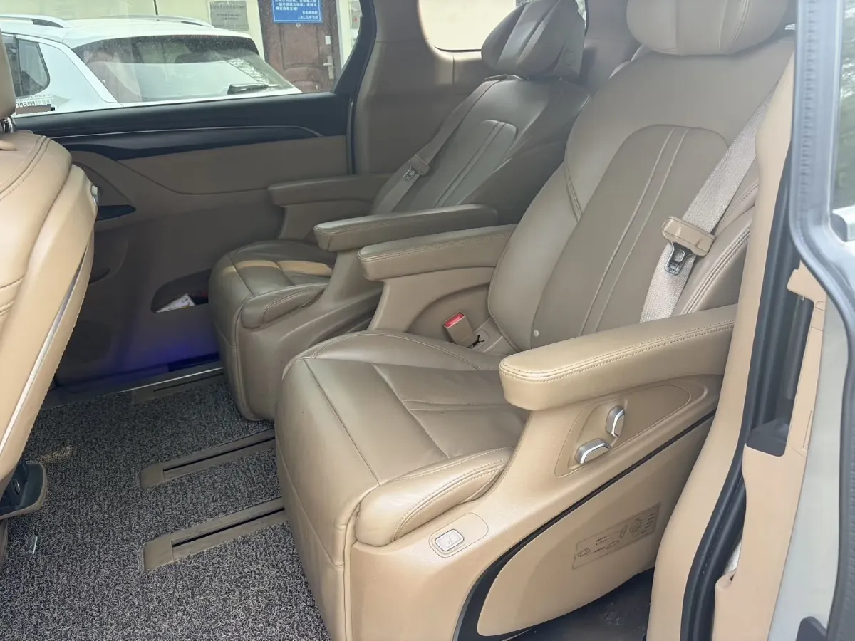 2021 Buick GL8 2.0T 237HP L4 9AT,autocango,china used car exporter,china ev exporter,chinese used car exporter,chinese used ev exporter