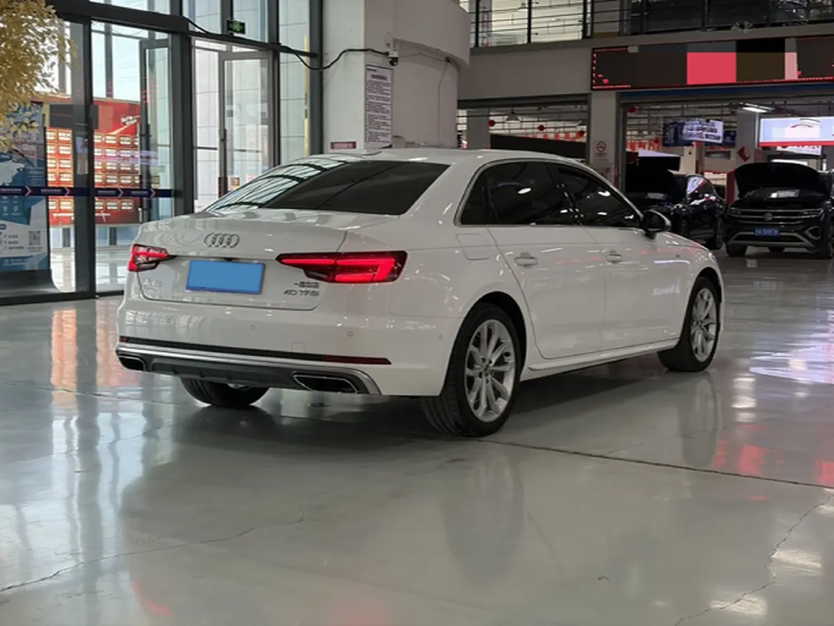 2019 Audi A4L 2.0T 190HP L4 7DCT,autocango,china used car exporter,china ev exporter,chinese used car exporter,chinese used ev exporter