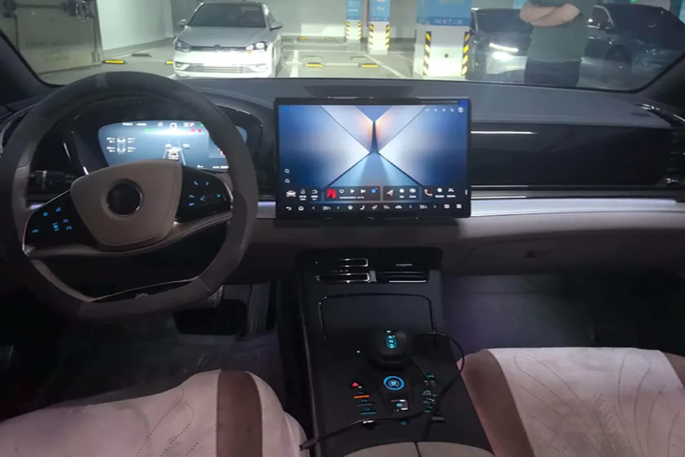 2025 BYD Han BEV 72KWH,autocango,china used car exporter,china ev exporter,chinese used car exporter,chinese used ev exporter