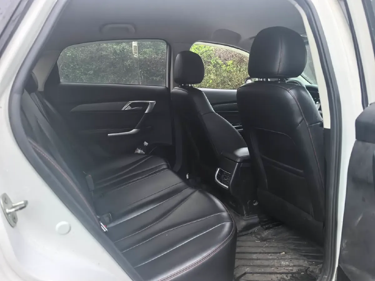 2022 Bestune B70 2.0T 224HP L4 6AT,autocango,china used car exporter,china ev exporter,chinese used car exporter,chinese used ev exporter