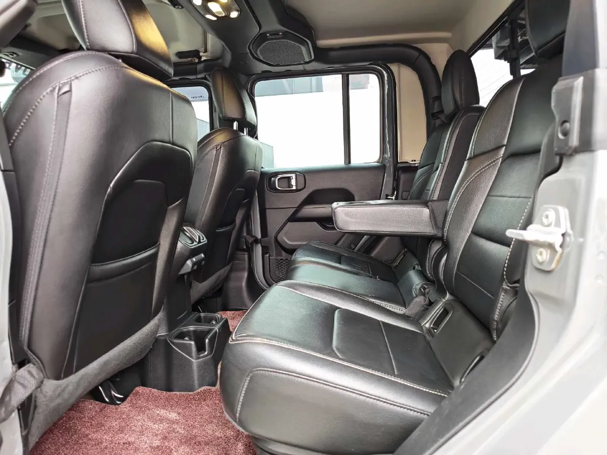 2022 Jeep Gladiator 3.6L 284HP V6 8AT,autocango,china used car exporter,china ev exporter,chinese used car exporter,chinese used ev exporter