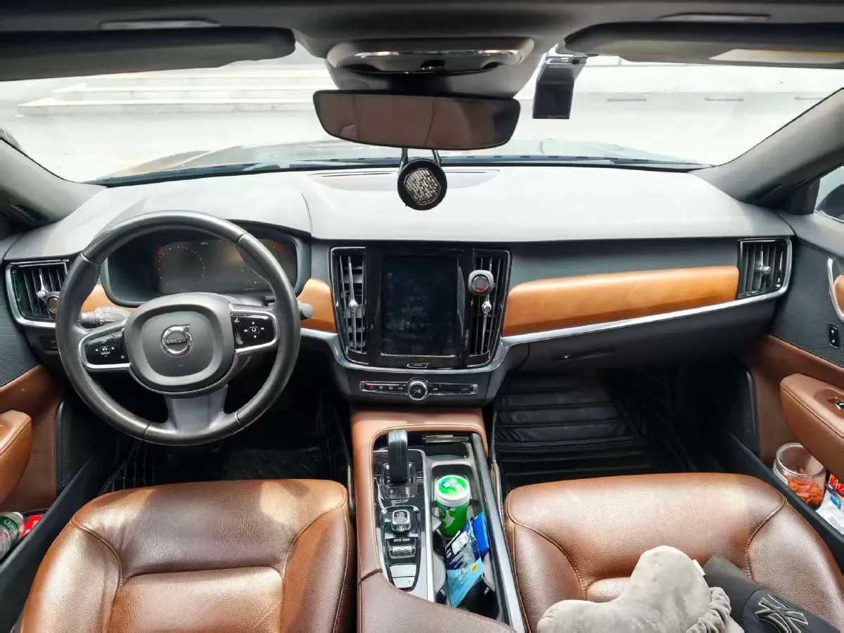 2021 Volvo S90 2.0T 250HP L4 8AT,autocango,china used car exporter,china ev exporter,chinese used car exporter,chinese used ev exporter