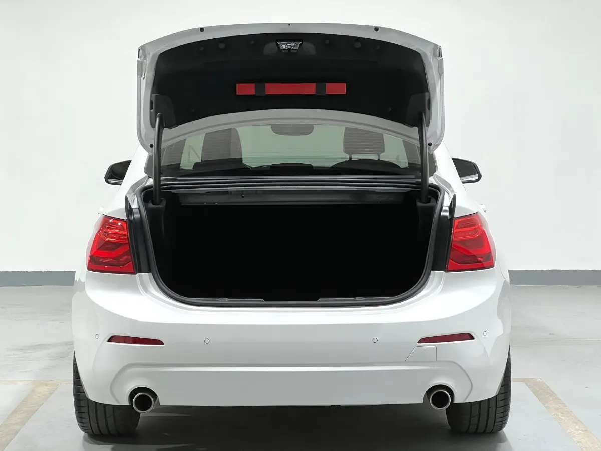 2020 BMW 1 Series 1.5T 140HP L3 7DCT,autocango,china used car exporter,china ev exporter,chinese used car exporter,chinese used ev exporter