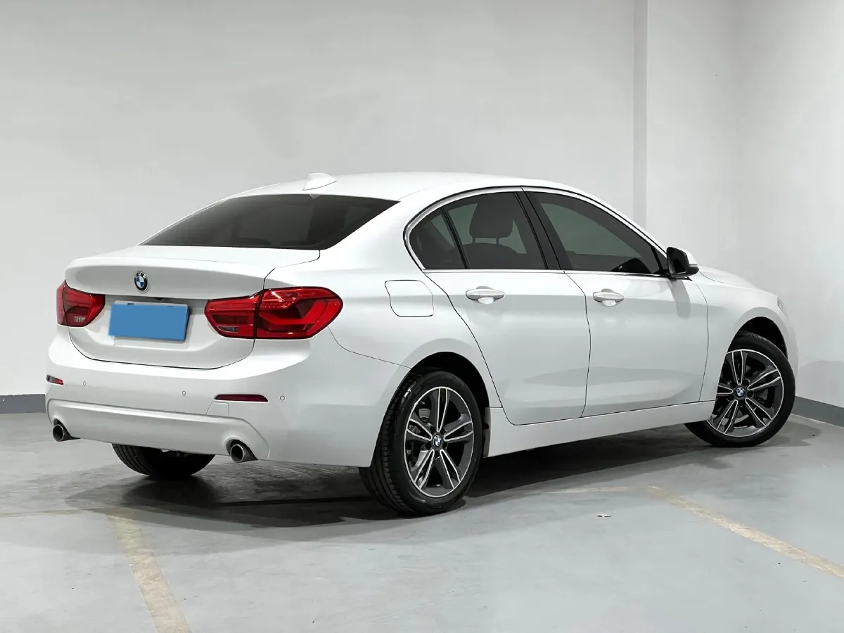 2020 BMW 1 Series 1.5T 140HP L3 7DCT,autocango,china used car exporter,china ev exporter,chinese used car exporter,chinese used ev exporter
